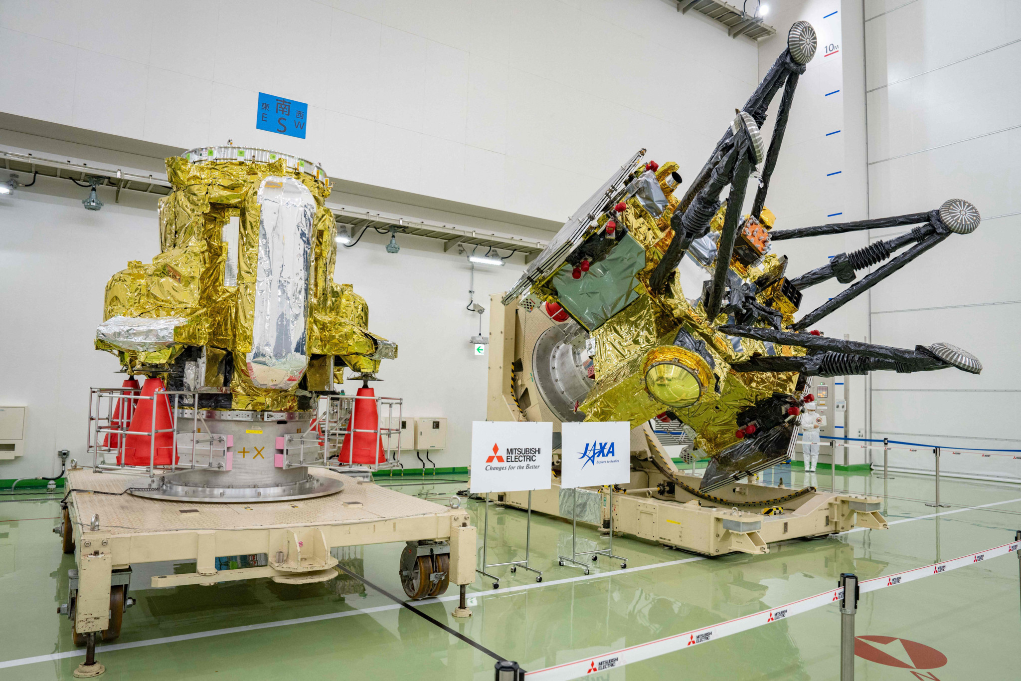 Module de propulsion et modules d’exploration du vaisseau spatial MMX de la JAXA au Centre spatial de Tanegashima, août 2026.