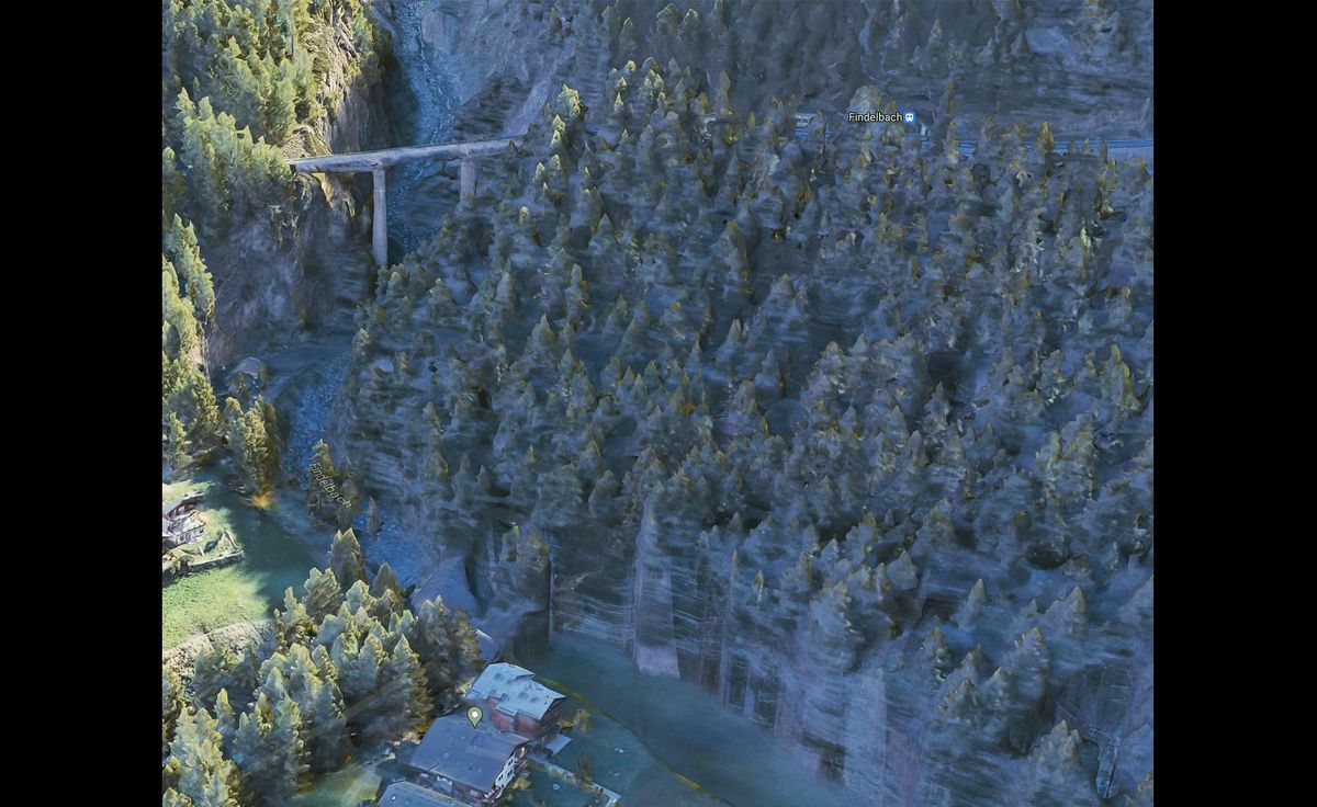 La dépouille de l’étudiante a été retrouvée le 22 mai plus de 100 m en amont de ce pont ferroviaire de Zermatt. Au premier plan: le chalet où logeaient la victime et les trois autres jeunes Belges qu’elle avait rejoints le lundi.