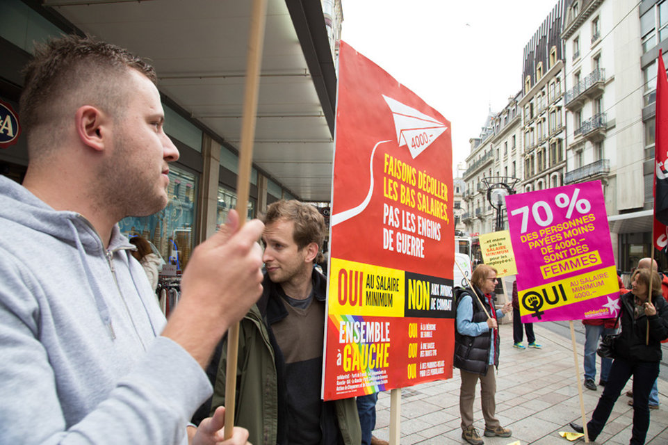Genève, 29 avril 2014. Les manifestants ont défilé de la place du Molard à l'enseigne C&A de la rue de la Croix-d'Or.