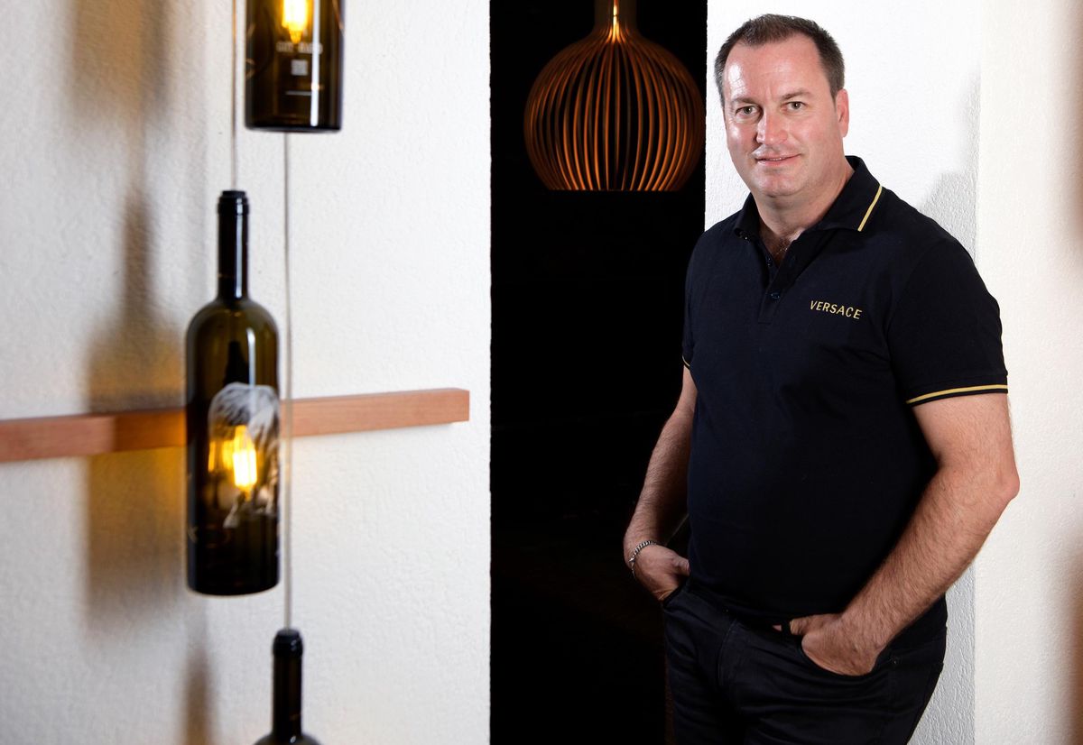 Nicolas Wüst, cadre à la poste et créateur de Magnificients, des vins d'exception. 
