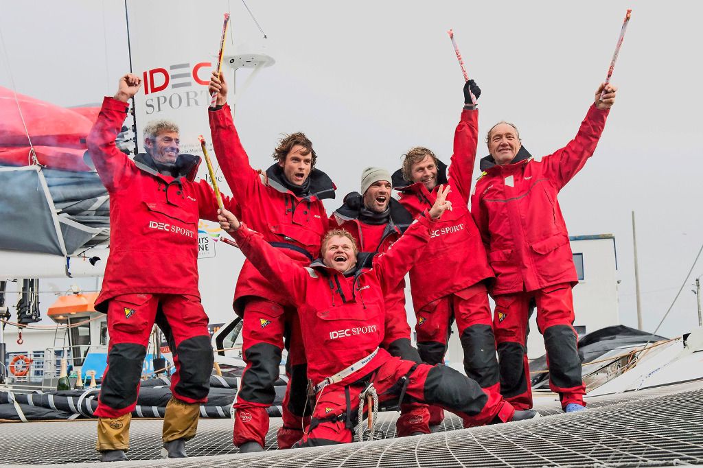 Francis Joyon file deux fois plus vite que Phileas Fogg!