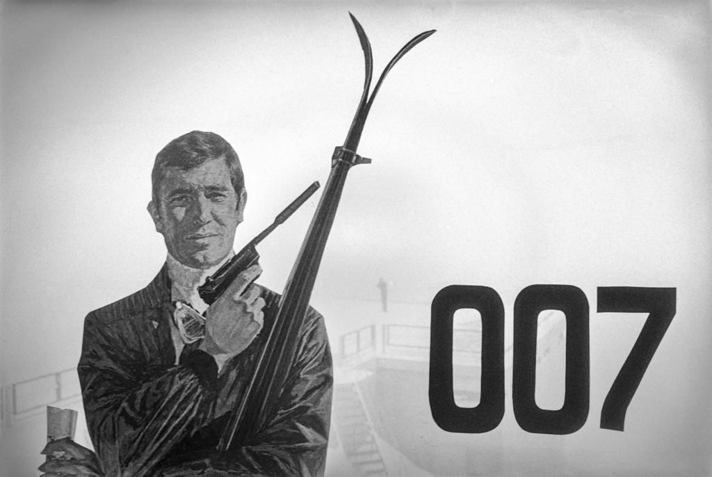 James Bond aime les montagnes suisses.