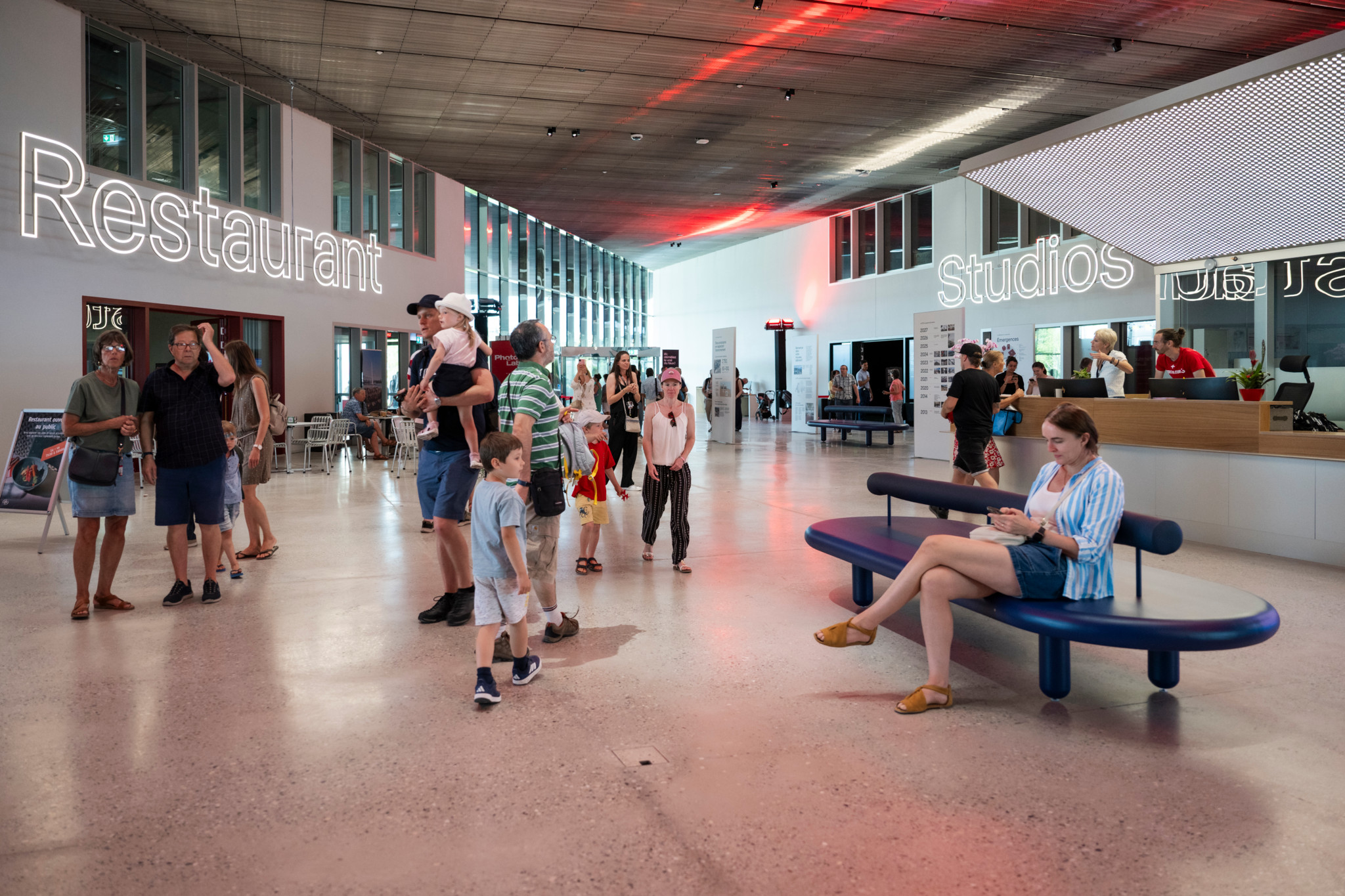 Radio et TV: Des milliers de visiteurs découvrent les nouveaux locaux de la RTS