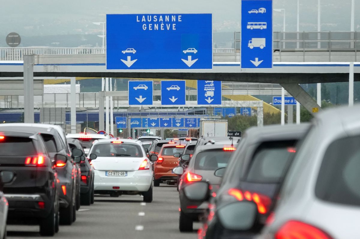 Bardonnex, le 21/09/2021 - Bouchon à l'apporoche de la douane franco-suisse de bardonnex. Photo LUCIEN FORTUNATI