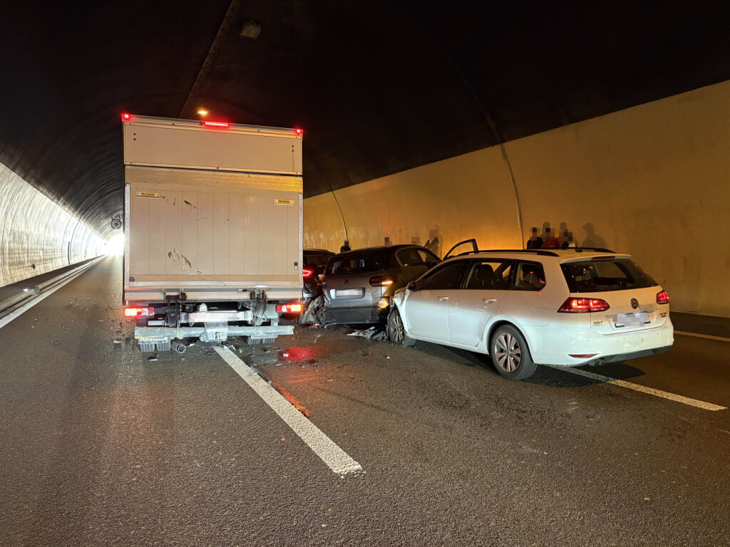 Unfall auf der A1: Kettenreaktion im Bareggtunnel legt den Feierabendverkehr lahm