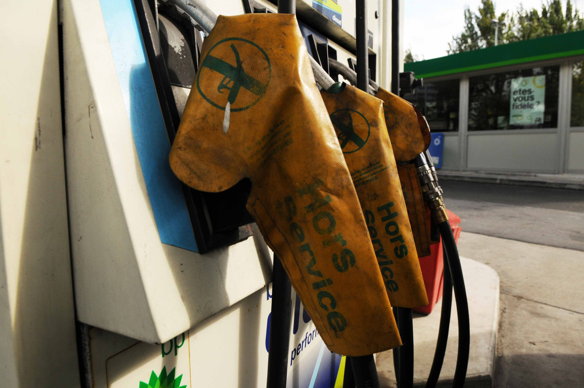 Crise des carburants: Pénuries et prix élevés en France voisine, où faire le plein moins cher autour de Genève?