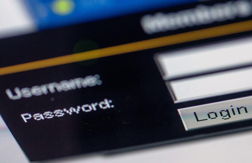Un mot de passe fort doit comporter au moins douze signes et contenir aussi bien des lettres minuscules et majuscules que des caractères spéciaux et des chiffres.