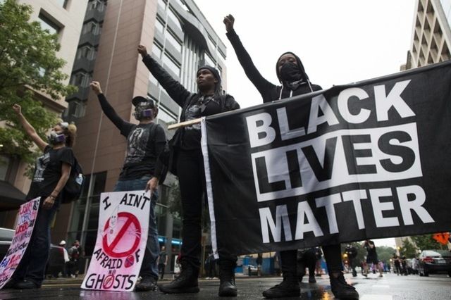 Les morts de Noirs abattus par des policiers blancs ont donné naissance au mouvement «Black Lives matter» (la vie des Noirs compte).