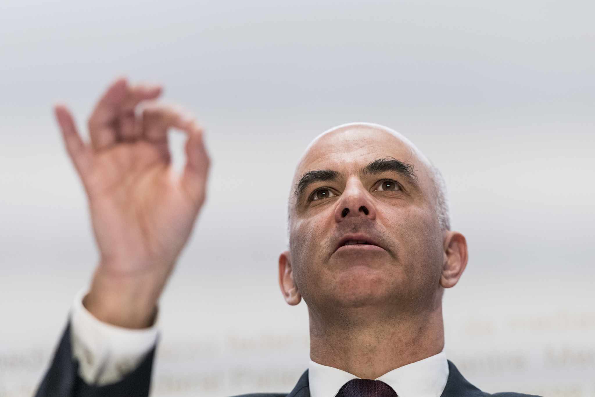Bundesrat Alain Berset informiert ueber die neuen Massnahmen gegen die Ausbreitung des Coronavirus am Freitag, 28. Februar 2020 in Bern. (KEYSTONE/Alessandro della Valle)
