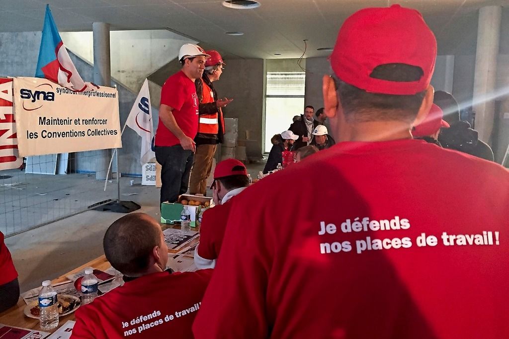 Les ouvriers du second œuvre montrent les dents