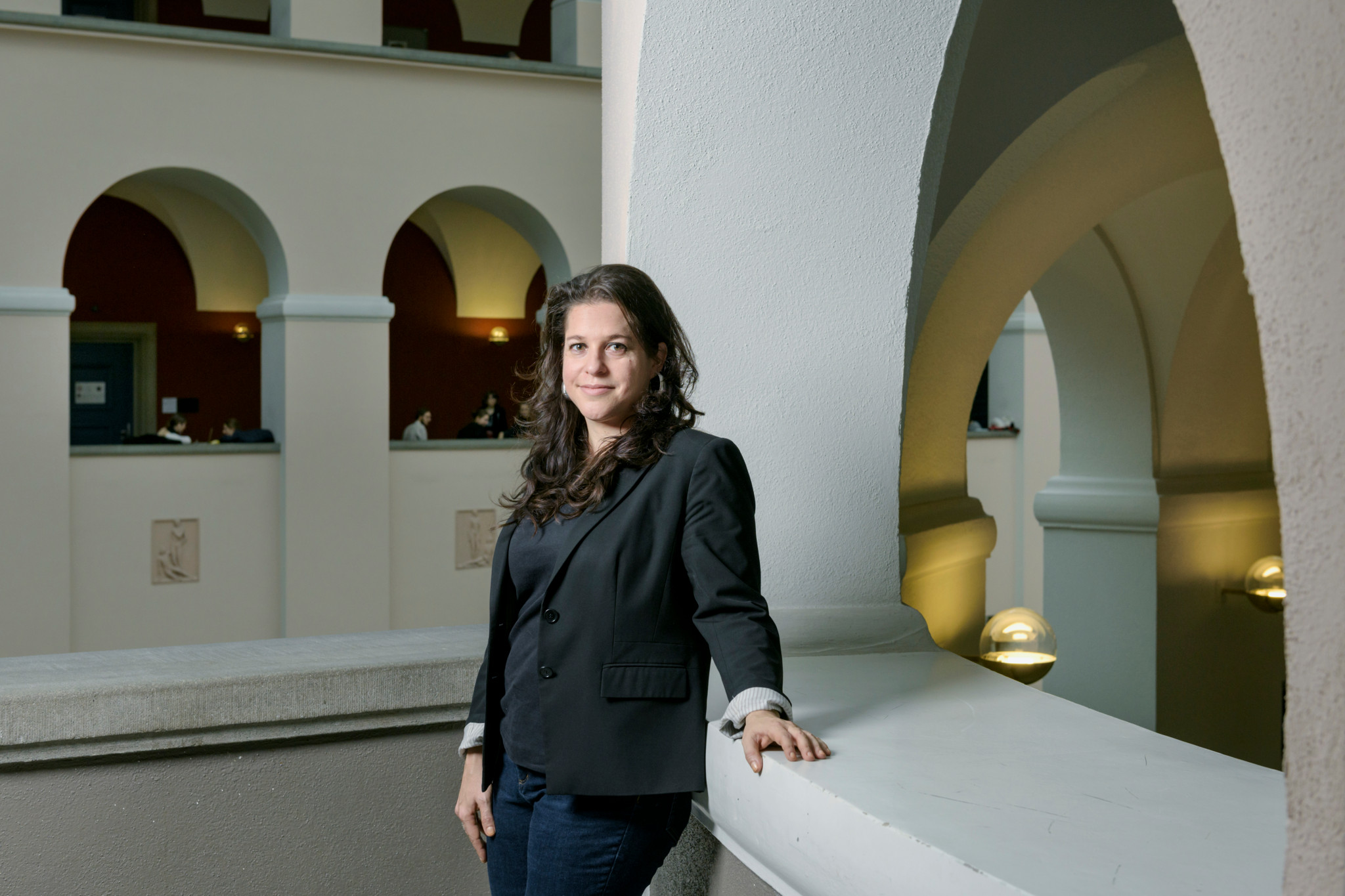 Dina Pomeranz ist Assistenzprofessorin für Mikroökonomie am Institut für Volkswirtschaftslehre der Universität Zürich.