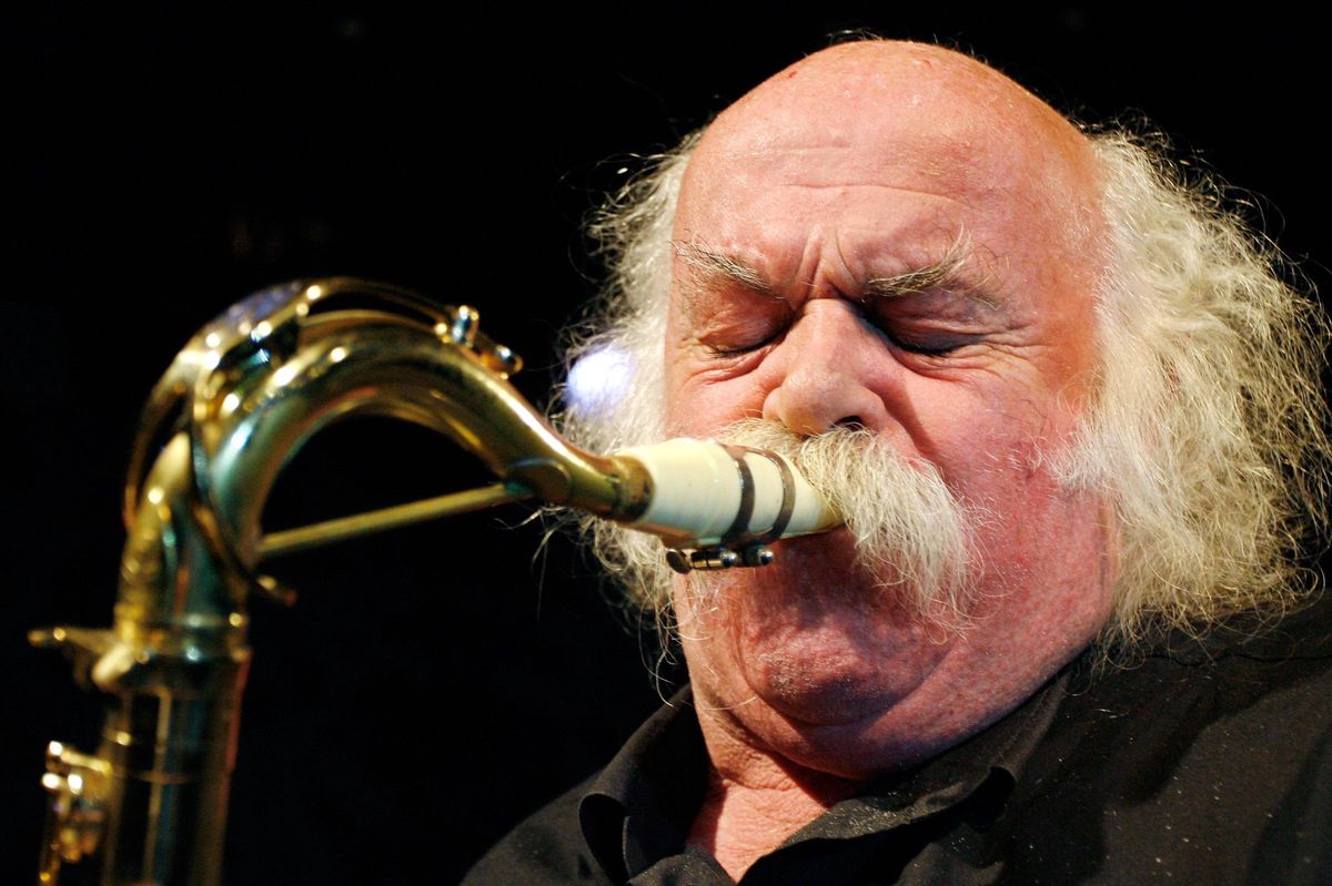 Daniel Bourquin en 2007, au Théâtre 2.21, à Lausanne, lors d’une création des Nouveaux Monstres, le duo qu’il formait avec le bassiste Léon Francioli. 