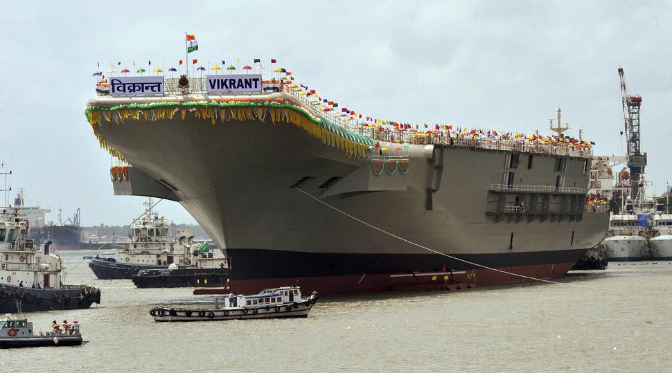 Ein Koloss von fast 40'000 Tonnen: In Kochi wartet die Vikrant auf ihre Vollendung. (12. August 2013)