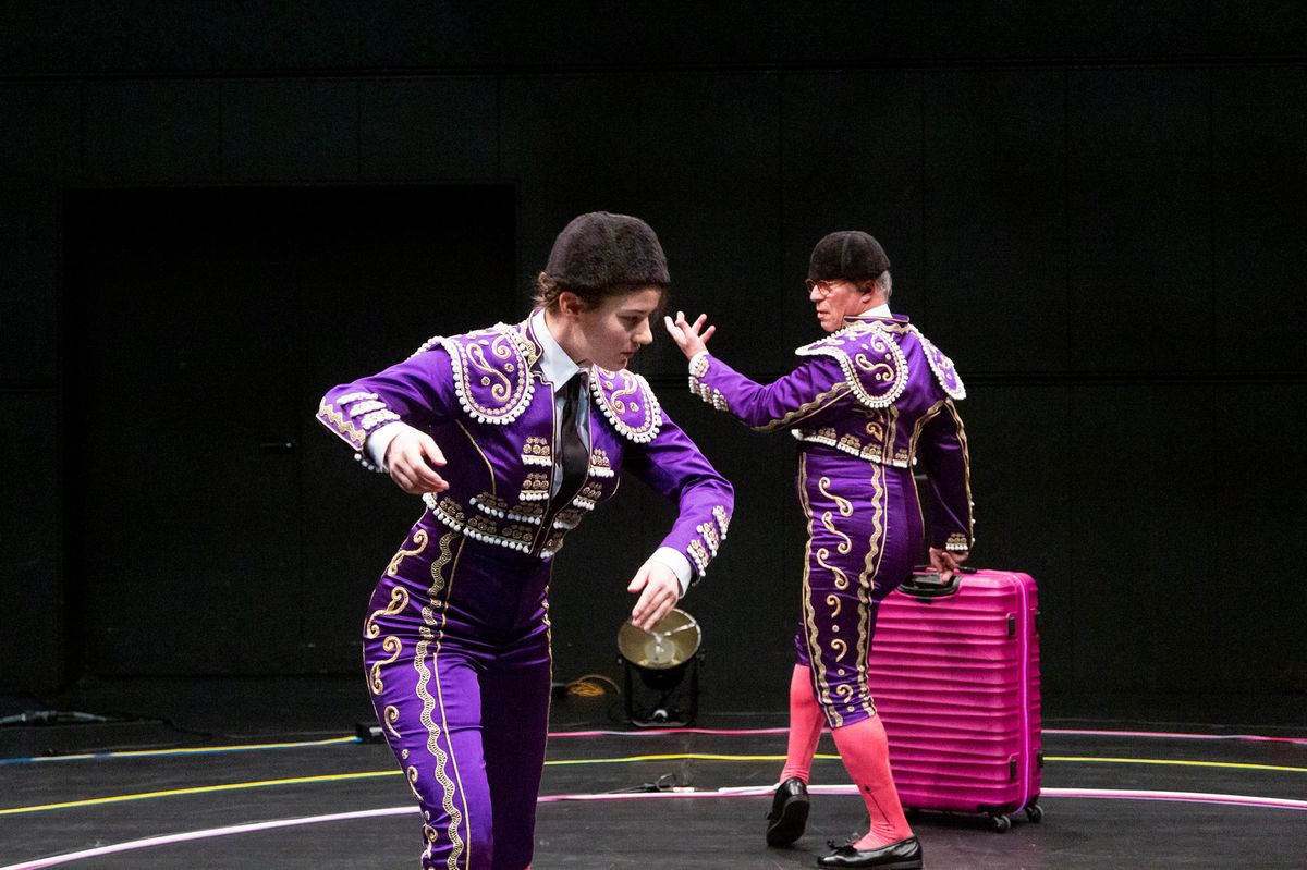 EL ADAPTADOR - une pièce de et avec Marco Berrettini et Milena Keller. Arsenic, Lausanne, le 16 janvier 2024. ©Dorothée Thébert Filliger