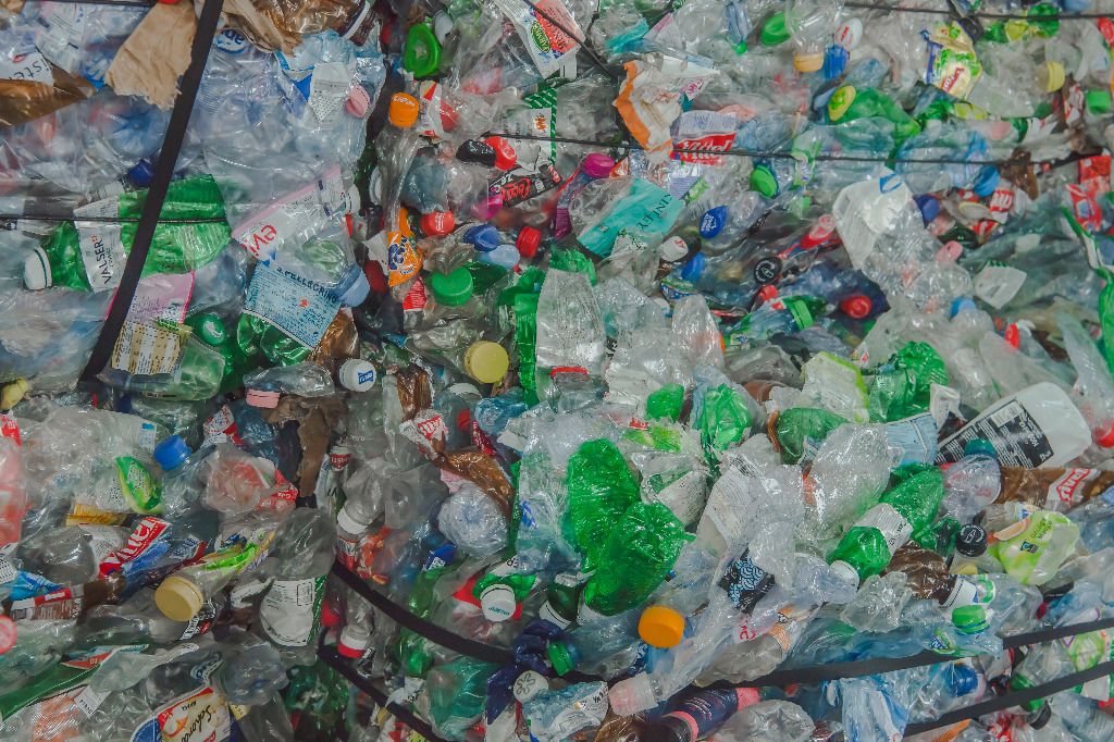 Eine Welt aus Plastik — doch wohin mit dem Müll?