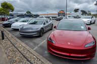 Elektroautobauer: Teslas Gewinn liegt unter Erwartungen