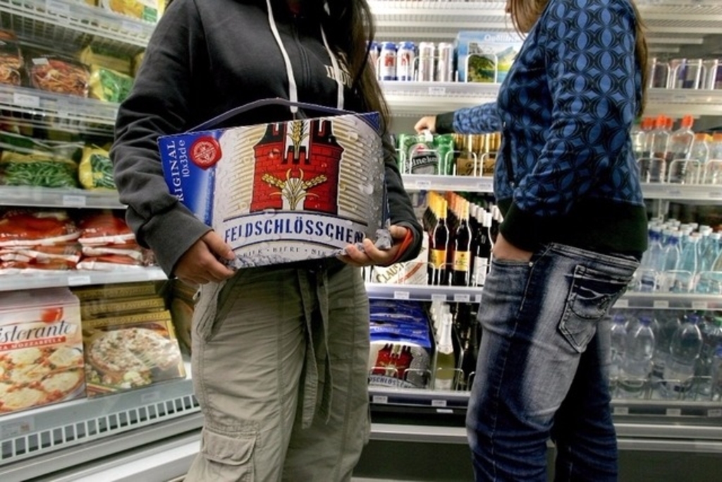 Die Hälfte der Jugendlichen erhielt Alkohol
