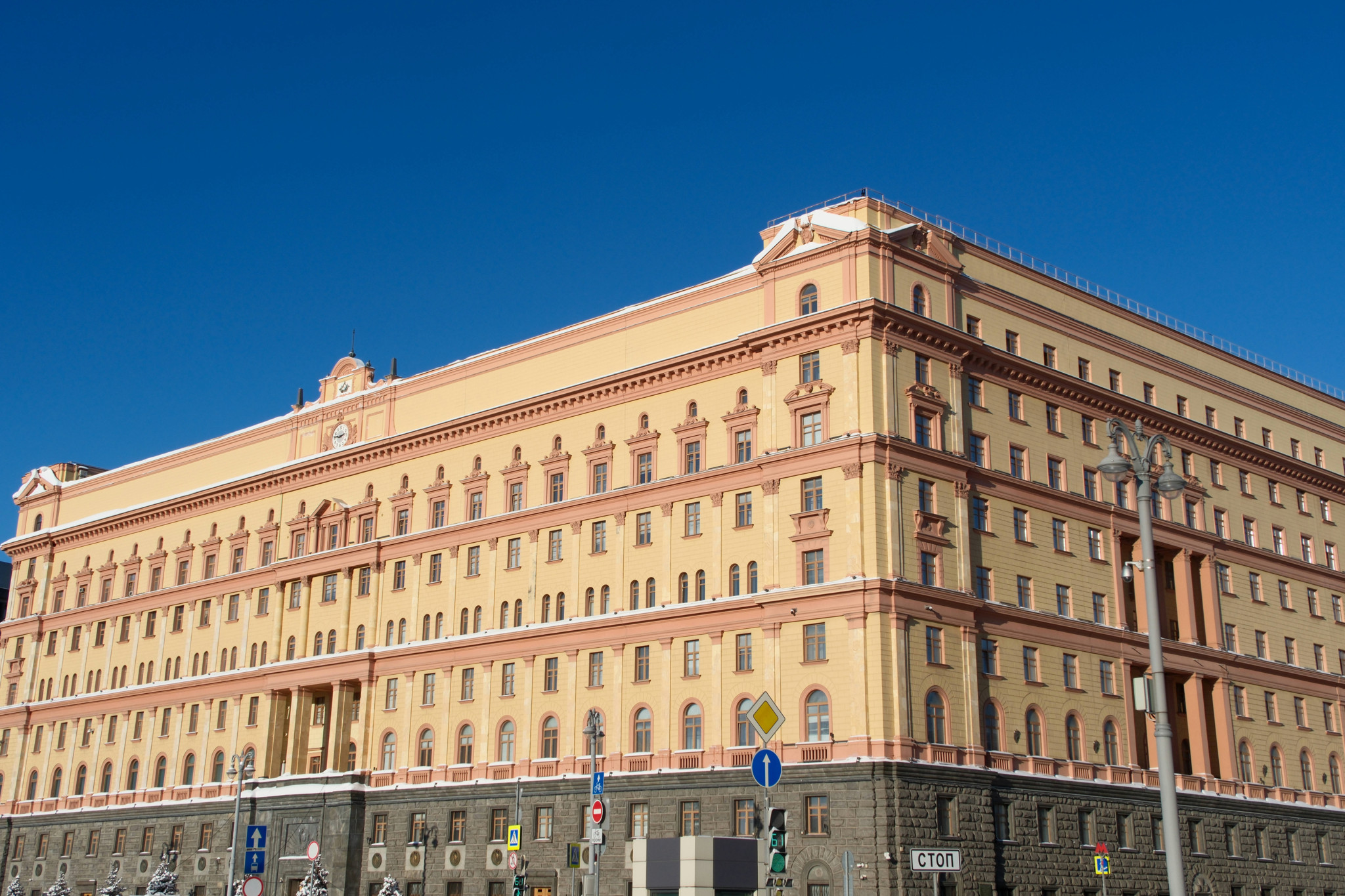 Interpellée en Russie: Une Allemande arrêtée avec une bombe artisanale dans son sac à dos