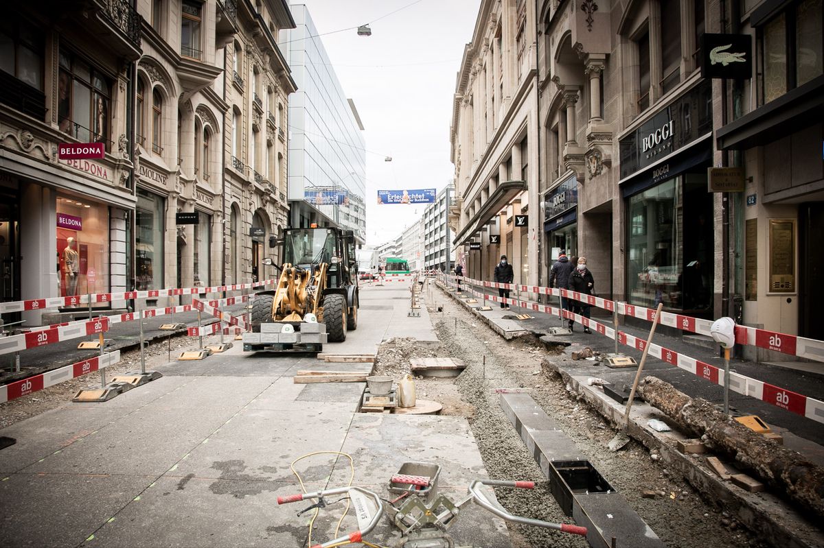 Hindernisse-wegen-Bauarbeiten-Freie-Strasse-ist-an-Bummelsonntagen-blockiert