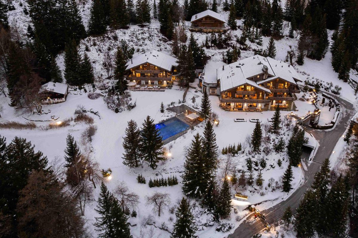 Composé de deux unités reliés par un souterrain, le chalet Ultima se loue, au minimum, 150’000 francs la semaine.