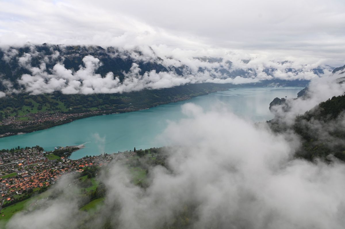 Brienzersee, Iseltwald. Nebelschwaden.