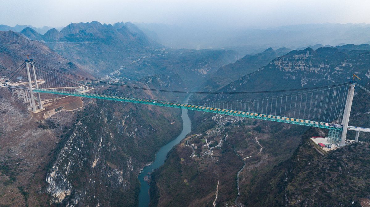 huajiang-grand-canyon-br-cke-das-ist-die-neue-h-chste-br-cke-der-welt