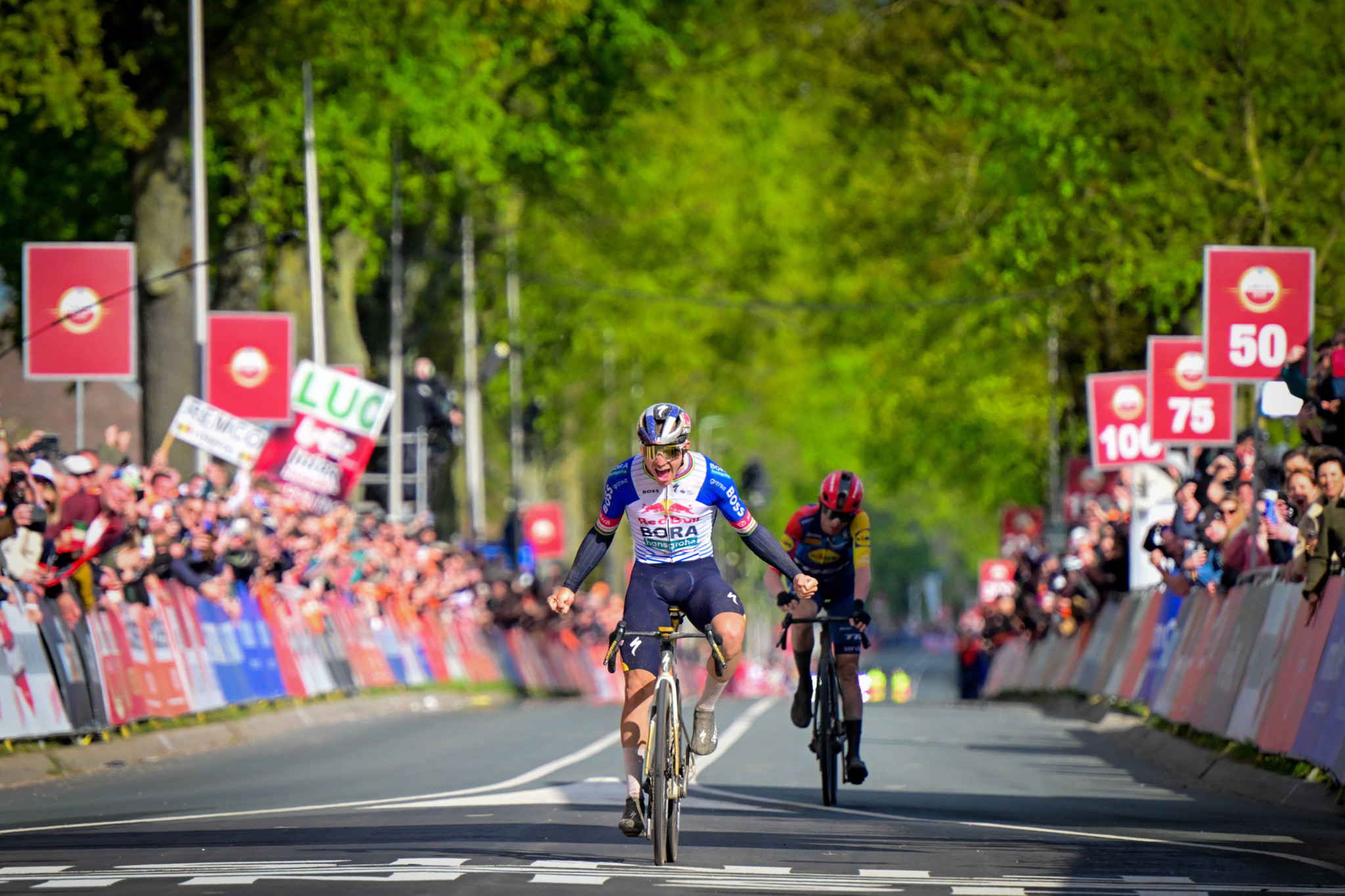 Amstel Gold Race: Nach 33 Anstiegen: Evenepoel revanchiert sich und siegt im Sprint