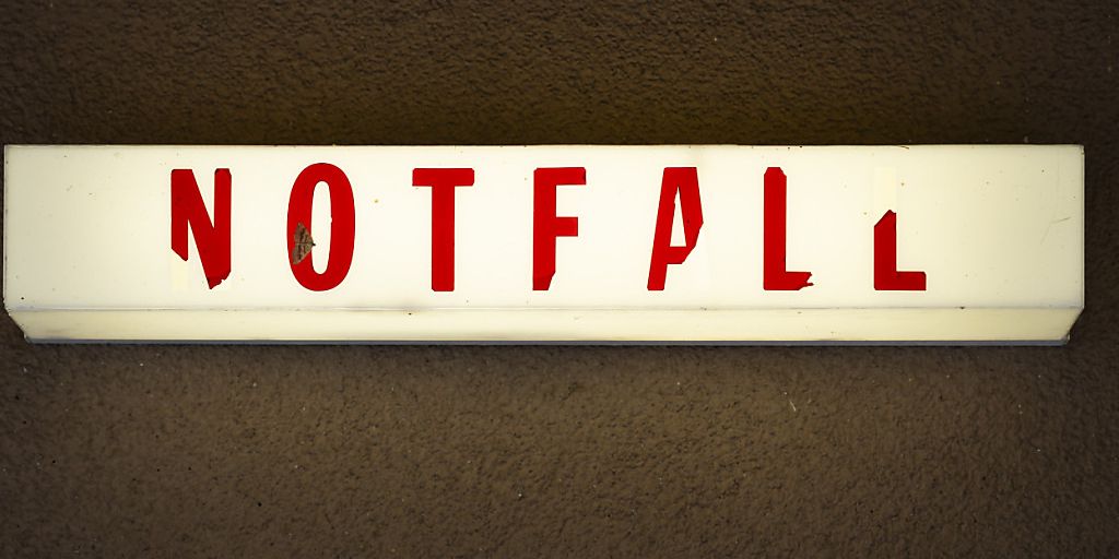 Die Berner Spitäler könnten selbst zu einem finanziellen Notfall werden. Die SP fordert daher in der Spitalpolitik einen Paradigmenwechsel. (Archivbild)