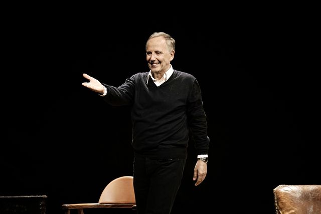 Même diminué par un mal de dos, Luchini convainc.