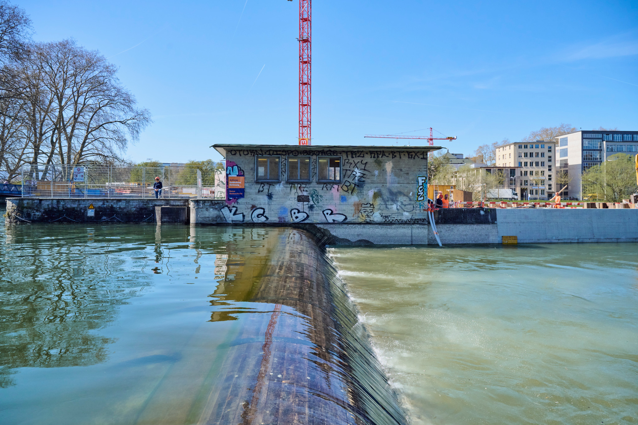 Bauarbeiten am Letten: Aus der grössten Pfütze von Zürich wird wieder ein Bade­kanal