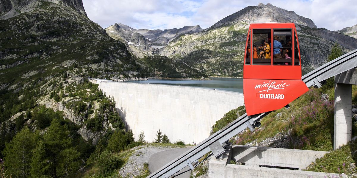 En difficultés financières, la société Verticalp a dû être placé en sursis concordataire en 2022. Pour pouvoir relancer le parc d'attractions, la commune de Finhaut a dû renoncer à des millions de francs. (KEYSTONE/Anthony Anex)