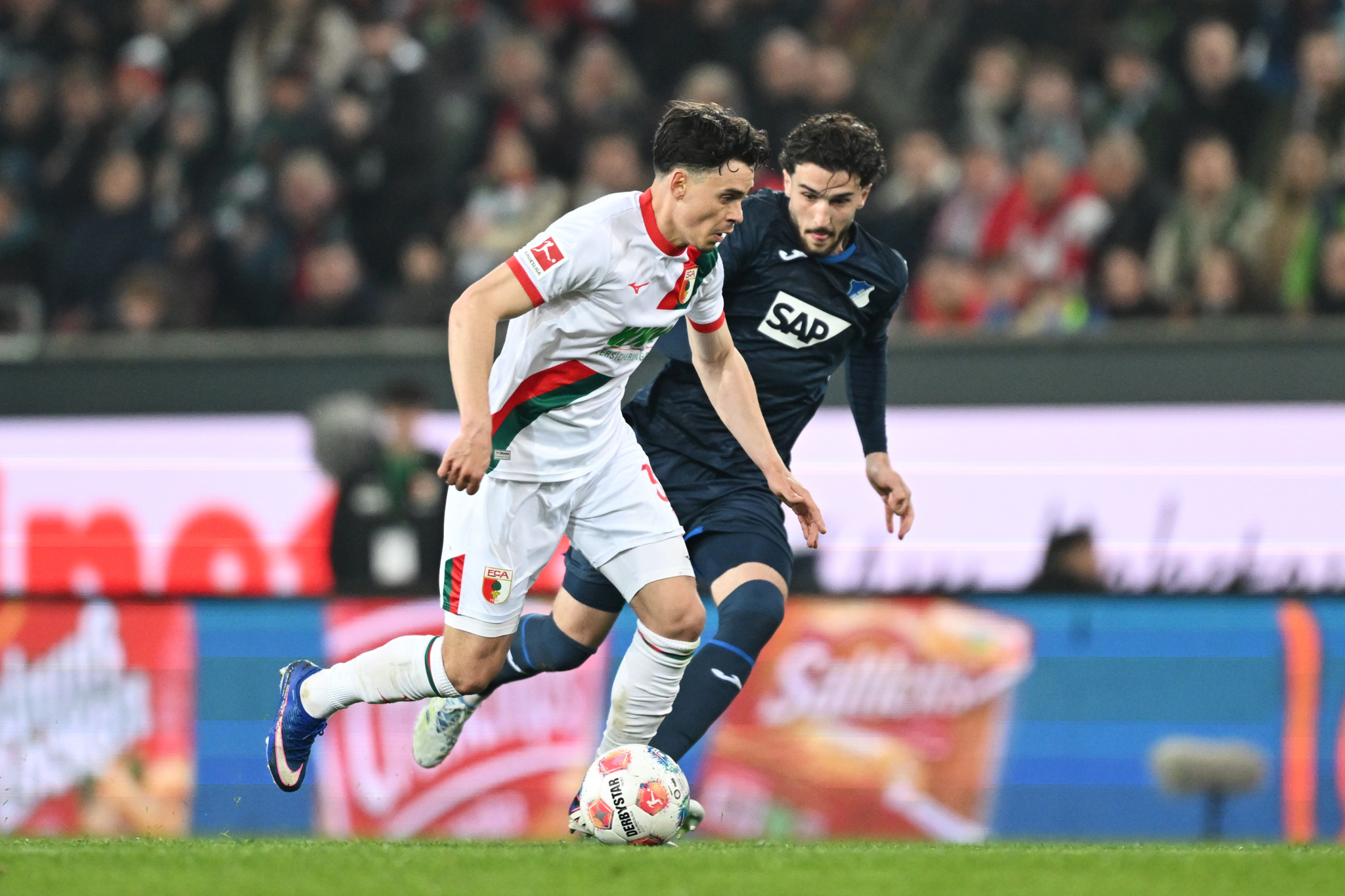 Bundesliga: Augsburg vergibt Sieg – Hoffenheim verliert trotzdem wichtige Punkte