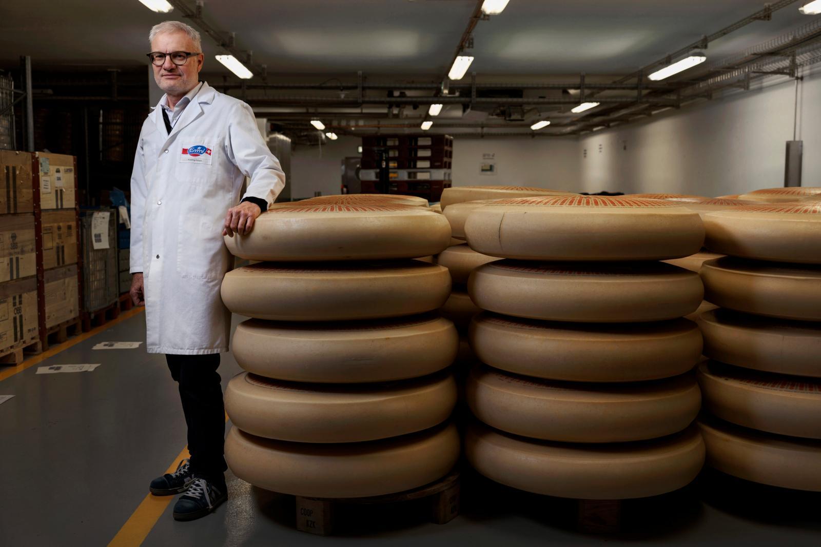 «Bei uns zu Hause kommt nur unser Fondue ins Caquelon», sagt Erhard Kissling, Leiter der Emmi-Fabrik in Langnau.
