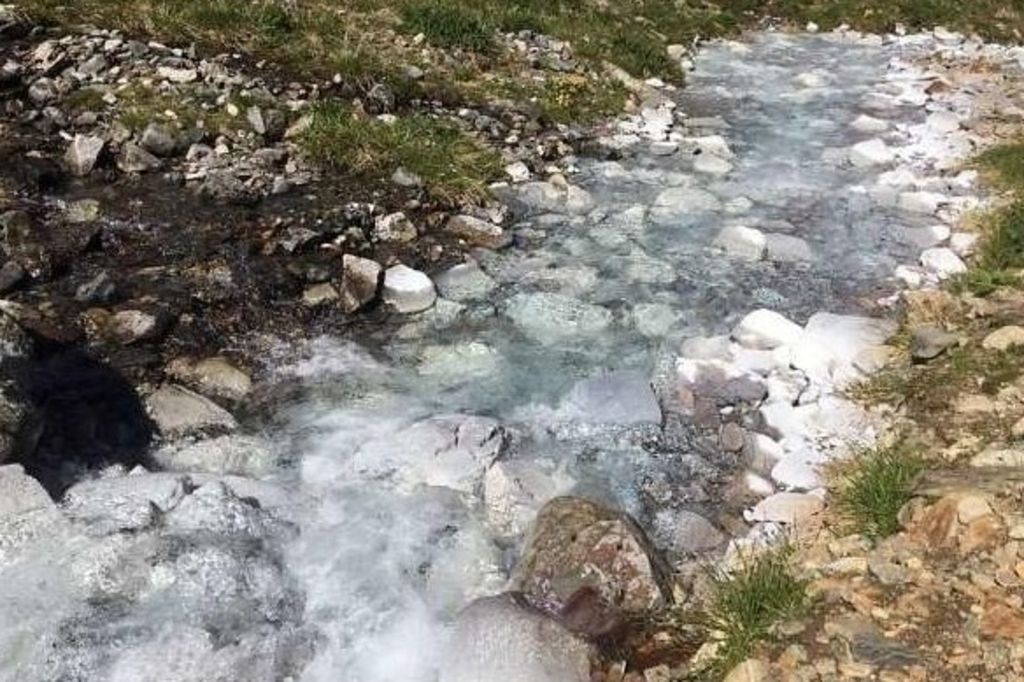 Le mystère d'un ruisseau blanc est résolu