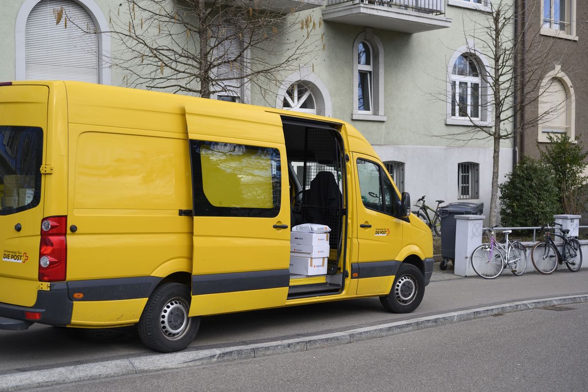 La prévenue est parvenue à récupérer quelque 323 commandes à diverses adresses repérées entre Vevey et Bex, charge aux résidents des lieux de se voir adresser les rappels et les sommations.