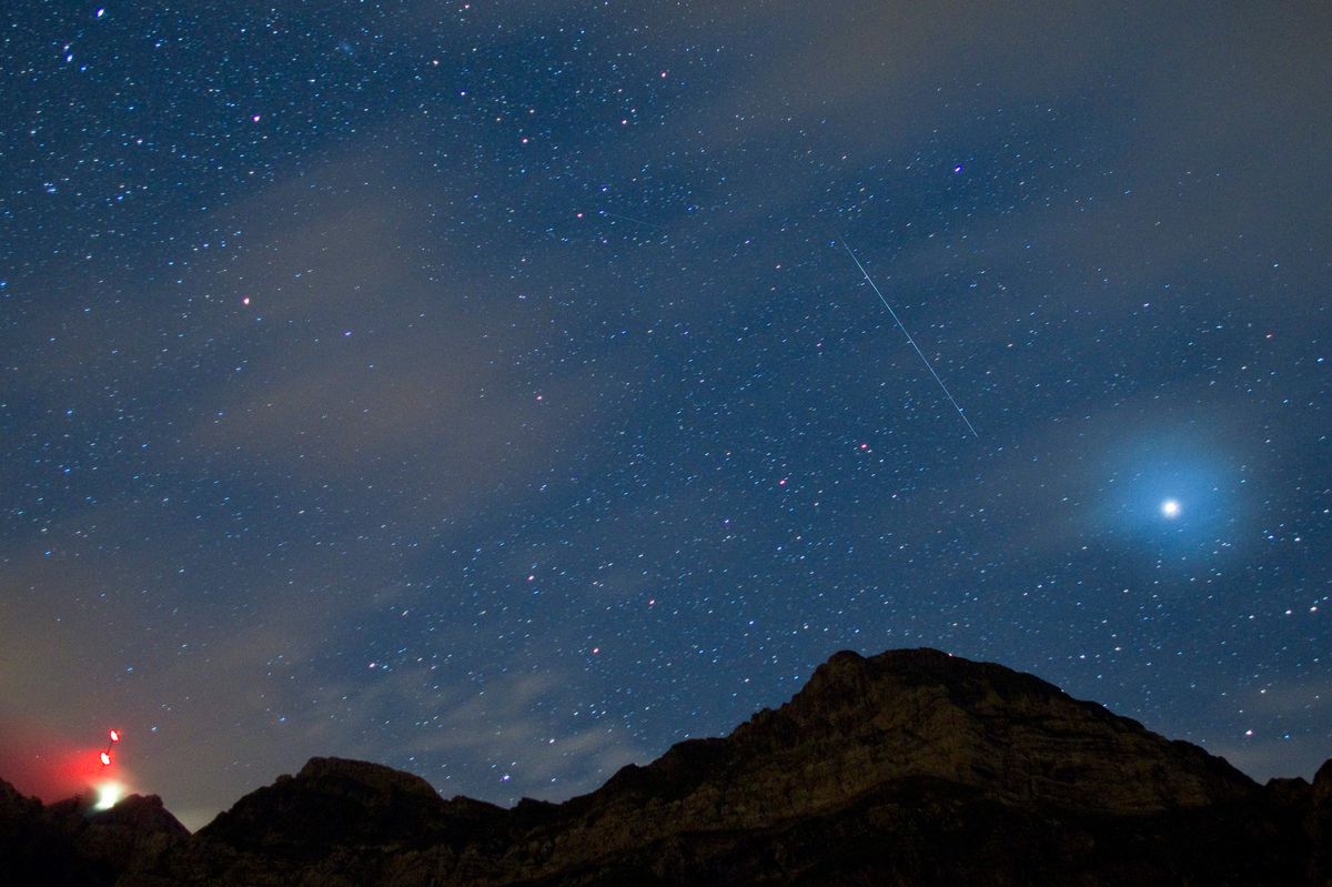 A shooting star is falling on the starry night sky above the mountain Saentis, canton of Grisons, Switzerland, in the night of Wednesday, August 11, 2010. Shooting stars of the Perseid meteor shower are especially common these days, the highlight for the star watcher is gonna be Thursday. If the sky stays clear, the conditions are ideal - the moon is not bothering the observation. The best observation conditions should be between 10 pm and 4.30 am. (KEYSTONE/Alessandro Della Bella)

Eine Sternschnuppe faellt vom Nachthimmel ueber dem Saentis, in der Nacht auf Mittwoch, 11. August 2010. Sternschnuppen des Perseiden-Meteorstroms sind in diesen Tagen besonders haeufig, der Hoehepunkt ist am Donnerstag. Sofern der Himmel klar bleibt, sind die Bedingungen ideal - der Mond beeintraechtigt die Beobachtung nicht. Die besten Beobachtungsbedingungen sollten sich von 22 bis 4:30 Uhr bieten. (KEYSTONE/Alessandro Della Bella)