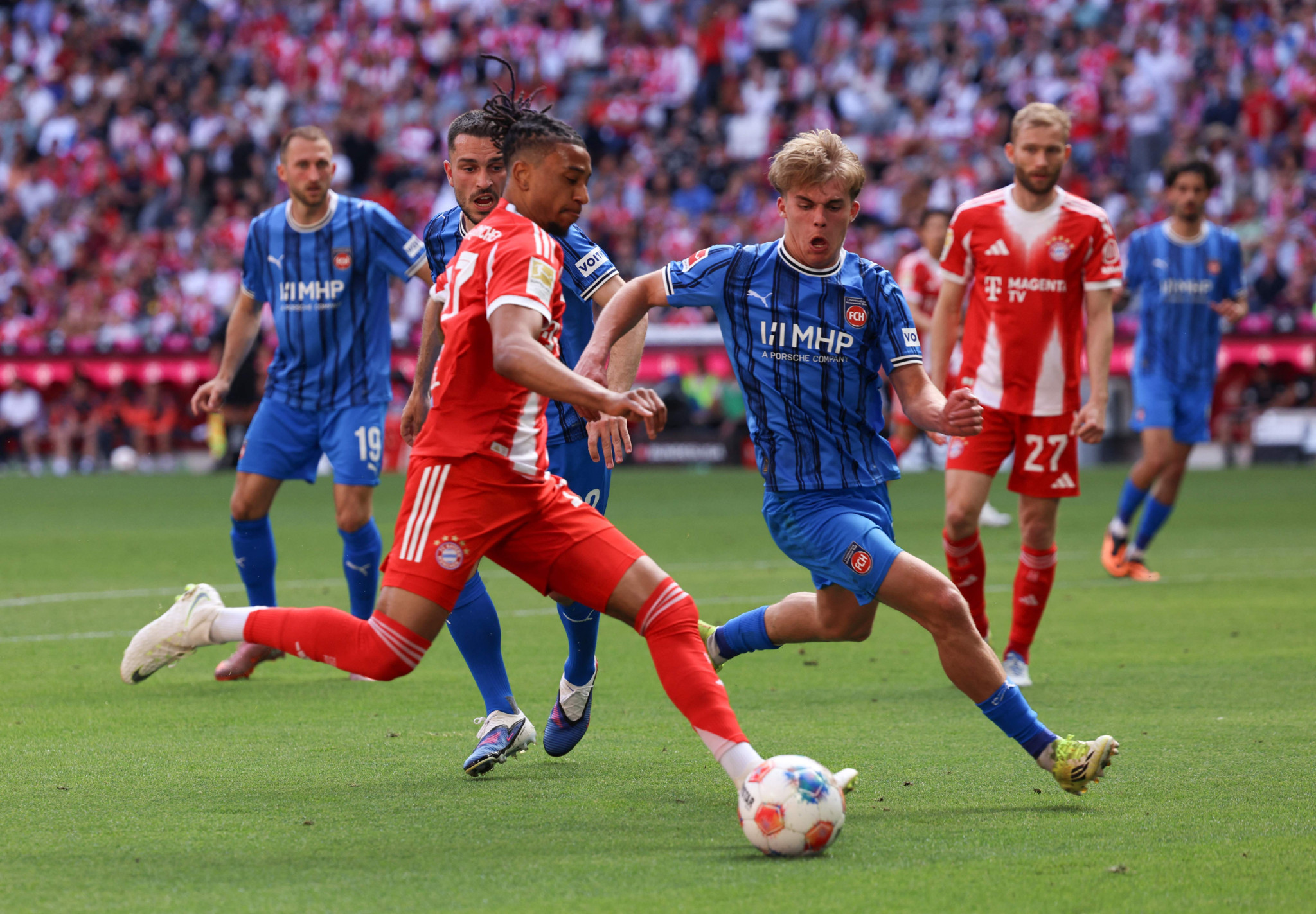 Bundesliga-Dramatik: Bayern verhindern Blamage, aber Patzer macht Abstiegskampf noch spannender