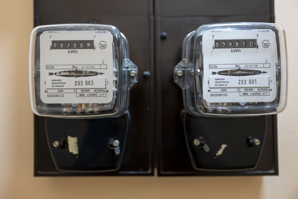 Le Lausannois s’en est pris physiquement aux compteurs de son immeuble, «mû par la colère en raison de factures d’électricité trop chères», selon la justice vaudoise. (KEYSTONE/Martial Trezzini)