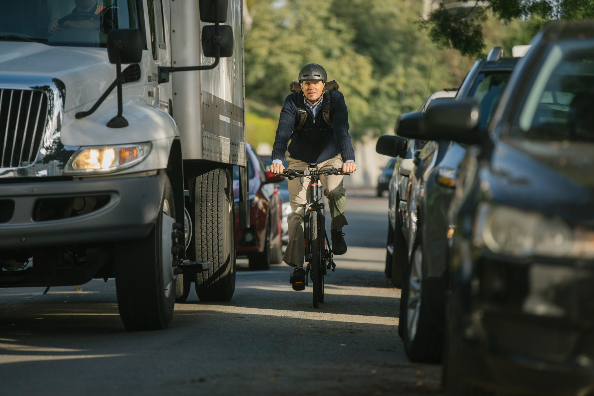 Recht im Verkehr: Ein Velo kracht ins stehende Auto – und der Autofahrer muss trotzdem zahlen