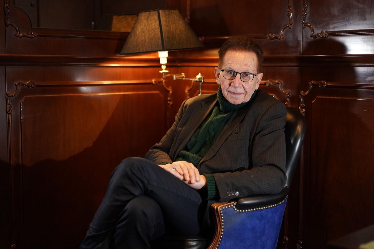 L’écrivain genevois Jean-Michel Olivier dans le cadre intimiste du «Tiffany».