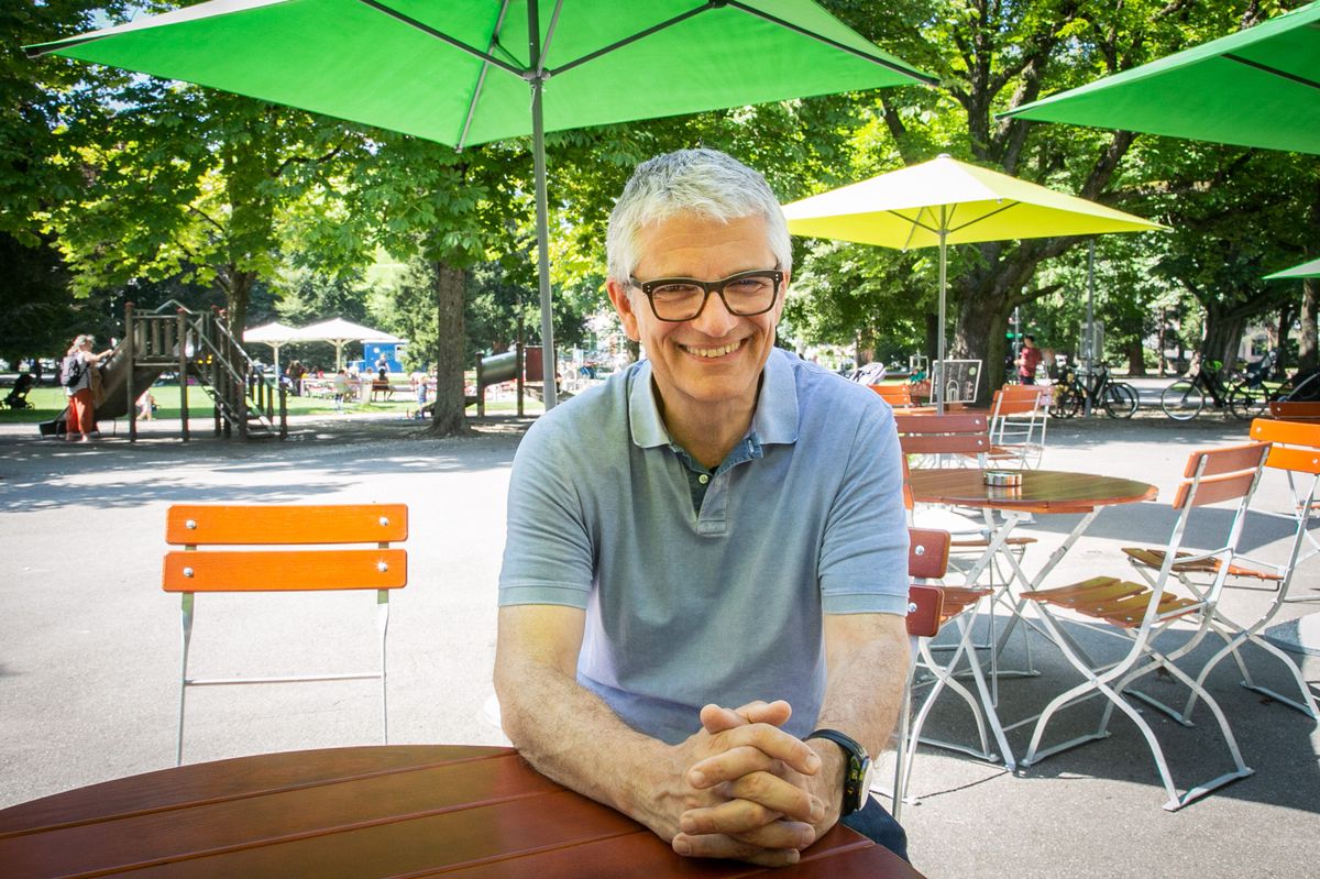 Sommerserie 2024: Mein Basel „Bachletten“. Manuel Battegay im Pavillon im Schützenmattpark. Dienstag 09. Juli 2024 Foto © nicole pont

