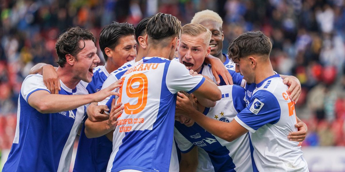 06.08.2023; Zuerich; FUSSBALL SUPER LEAGUE - Grasshopper Club Zuerich - FC Basel;
Dirk Abels (GC) Michael Kempter (GC) Theo Corbeanu (GC) Kristers Tobers (GC) Giotto Morandi (GC) Dion Kacuri (GC) jubelt nach dem Tor zum 2:1
(Andy Mueller/freshfocus)