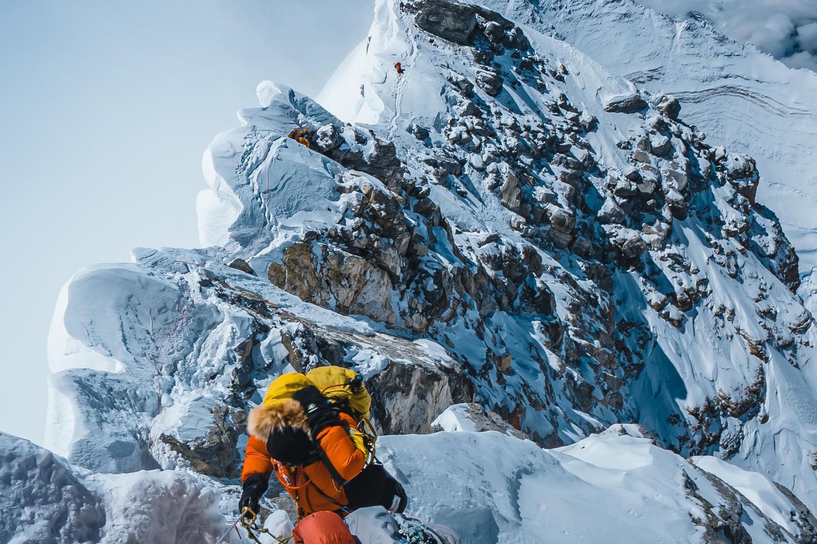 Le photographe Elia Saikaly immportalise l’arrête finale qui mène au sommet de l’Everest.
ELIA SAIKALY