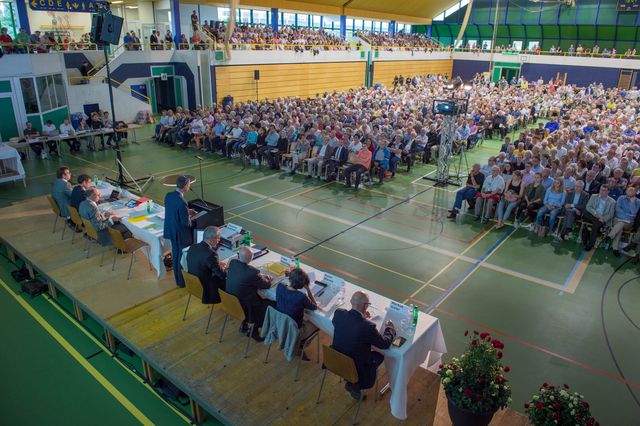 Die Sporthalle Grünfeld war am Mittwochabend bis auf den letzten Platz gefüllt.