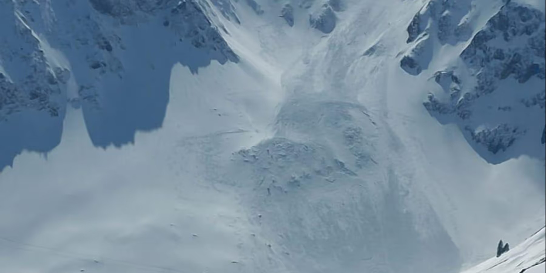 Schneebrett am Bürgle: Snow­boarder stirbt bei Lawinen­nieder­gang im Gantrisch­gebiet