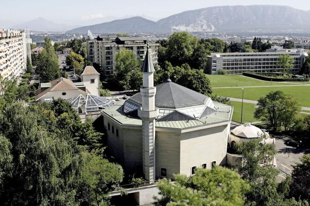 Grande mosquée: le sort de l’imam licencié fait débat