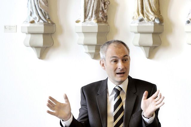 Bernhard Pulver geht in die Offensive.