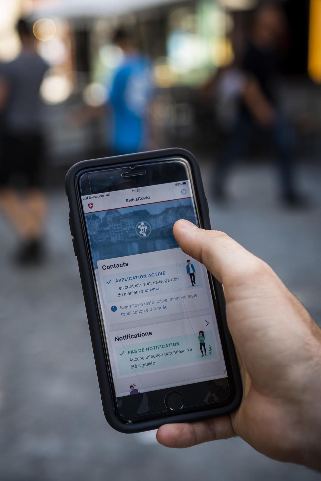 Umgang mit Kundendaten Schweizerinnen und Schweizer trauen CovidApps mehr als Versicherungen