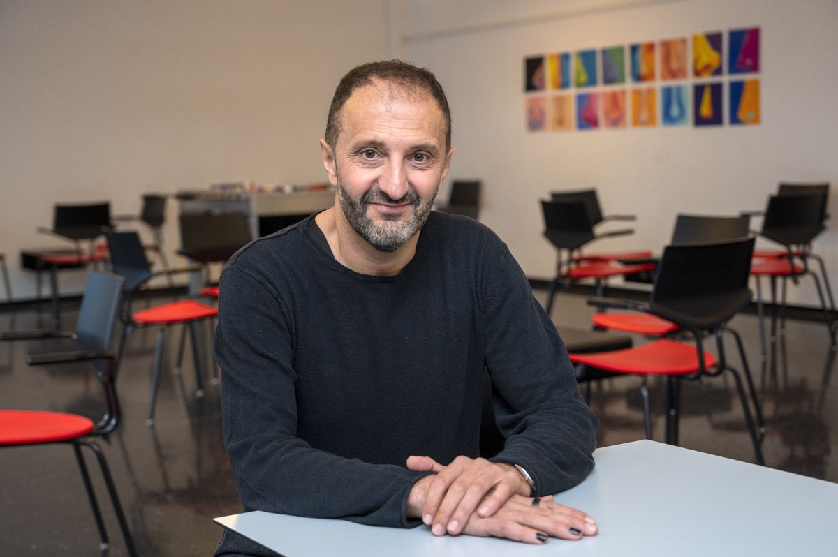 19  octobre 2023   Vaud   Avenue de provence 26-28, Lausanne   interview avec Francesco Gregorio, directeur gymnase du soir  PHOTO: Patrick Martin/24Heures 