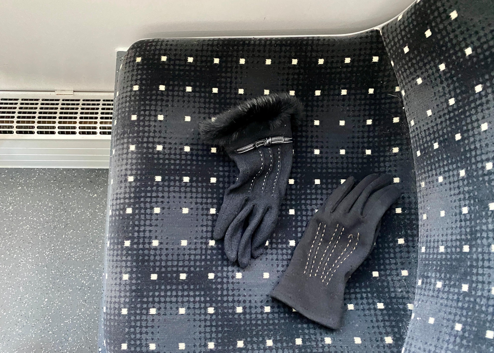 back handschuhe Sallys Backhandschuhe: Jeansoptik – Sallys Shop main image 0